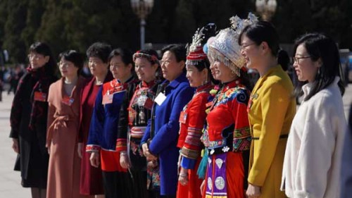 Kadınlar Çin’in siyasi hayatında gittikçe daha önemli rol oynuyor